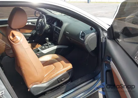 2010 Audi A5 2.0T Premium из США, поврежденный, VIN WAURFAFR9AA031418